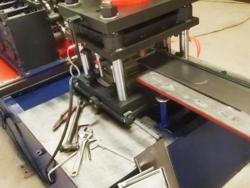 消防箱滅火器箱一體成型機(jī)生產(chǎn)線