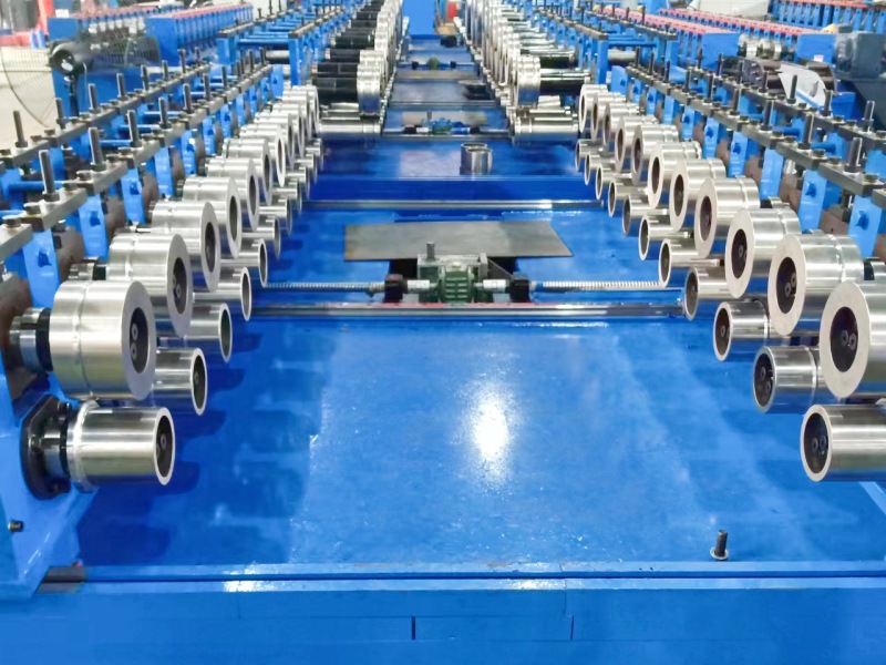 電纜橋架冷彎流水線