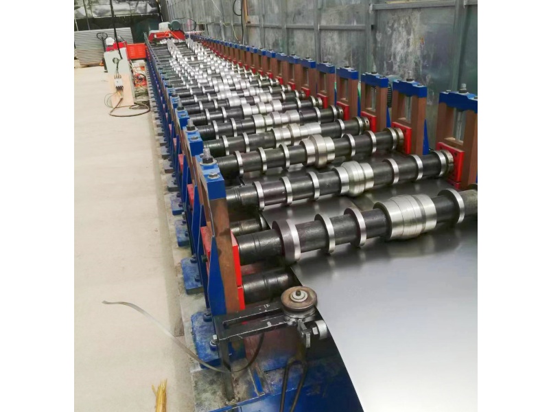 車廂板冷彎成型生產(chǎn)設(shè)備