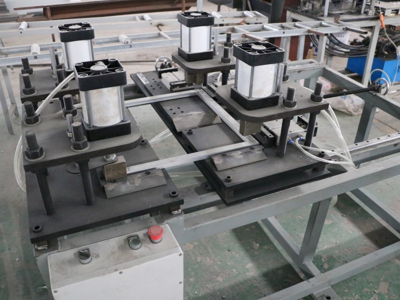 門框成型設(shè)備